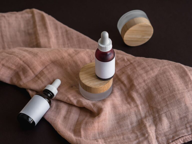 Essence visage en flacons compte-gouttes